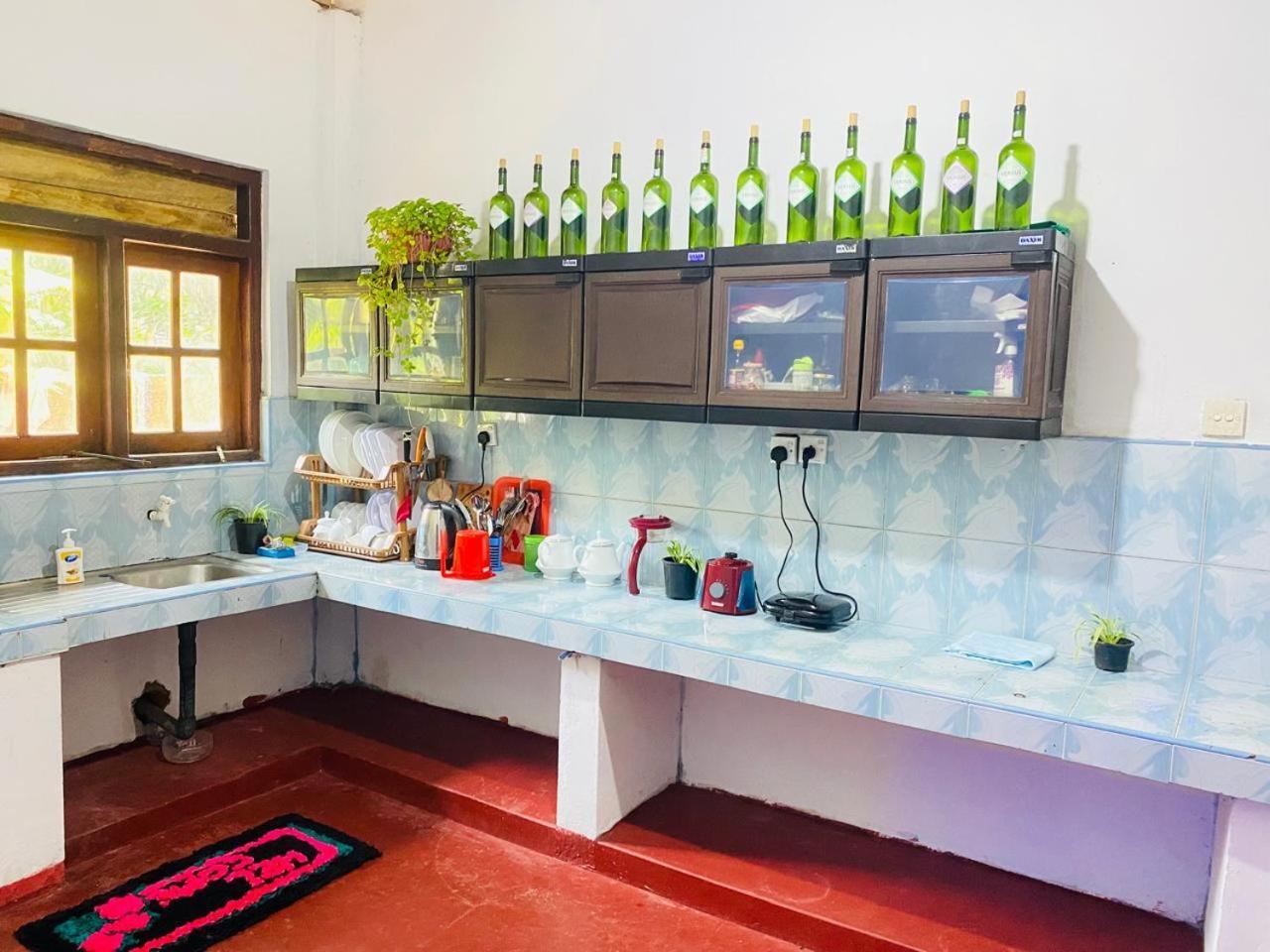 Pradeep Guest House Mirissa Bagian luar foto